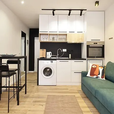 Lina -tia Cozy Studio In Shopping District Appartamento Tirana