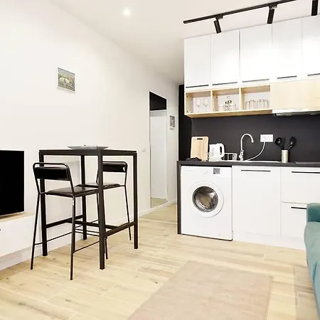 Lina -tia Cozy Studio In Shopping District * Tirana